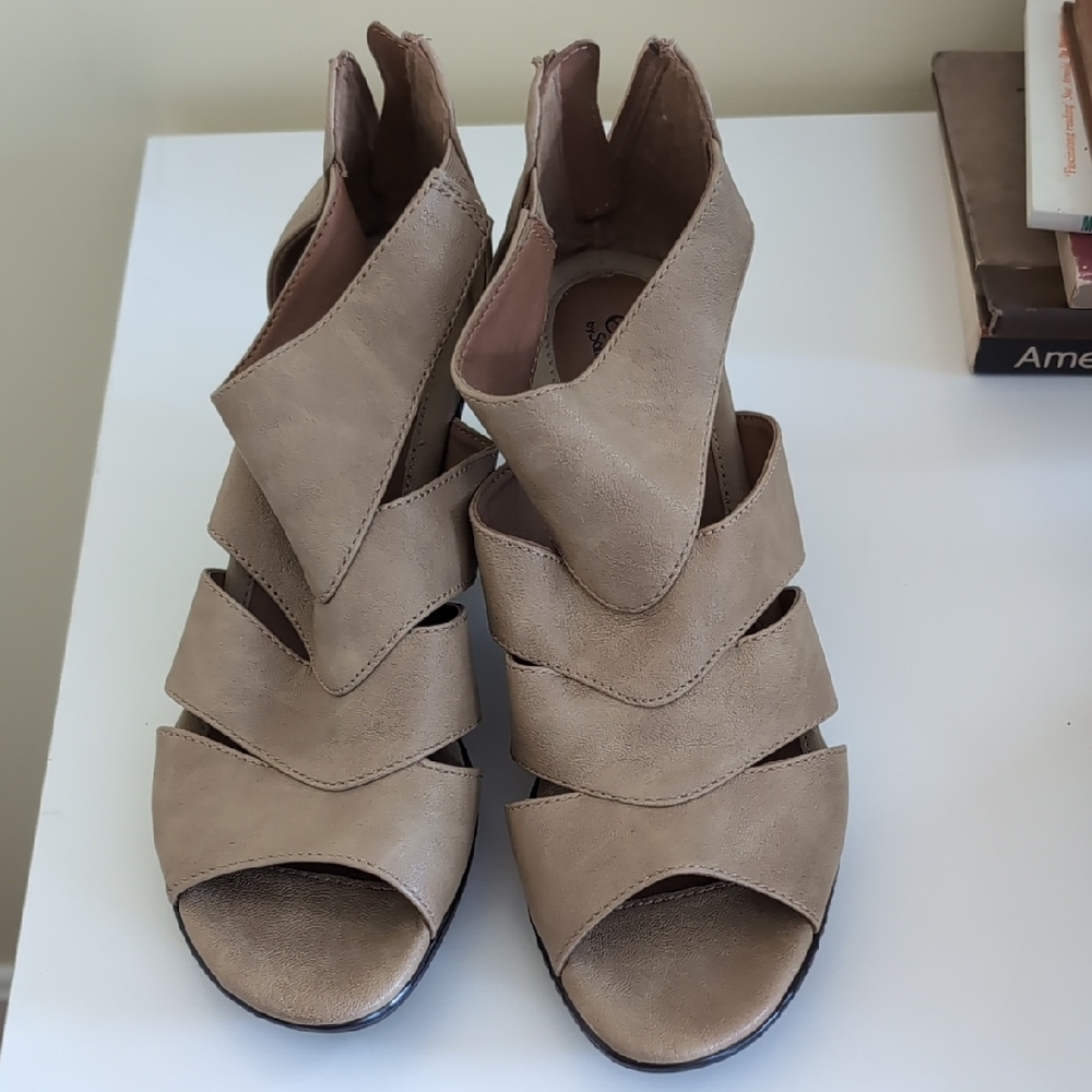 Sofft Tan Women's Heeled sandals